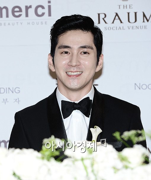 [포토]꽃보다 멋진 새신랑~ '권민'