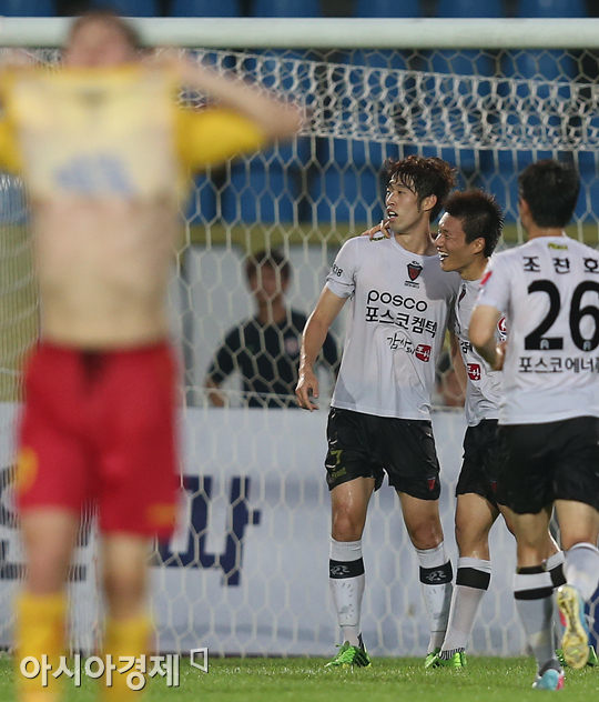 [포토] 배천석 추가골 '희비교차'