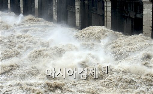 [포토]'초당 1만 톤'