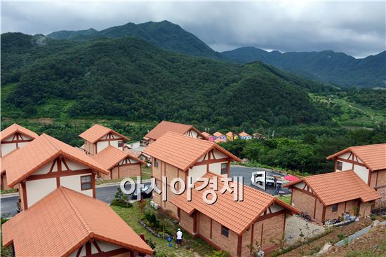 [포토]자연과 동화된 곡성 '강빛마을' 