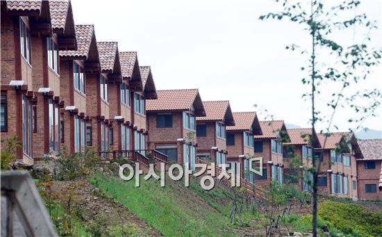 [포토]숲속의 동화의 집 연상케하는 곡성 '강빛마을'