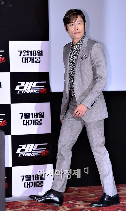 [포토]'월드스타' 이병헌, 가벼운 발걸음~