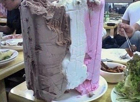 뷔페에서 쫓겨난 이유, "통에 있는 아이스크림을 다 가져왔네"