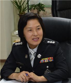 서울 첫 여성 소방령 이원주씨, 노량진 수몰사고 현장 출동