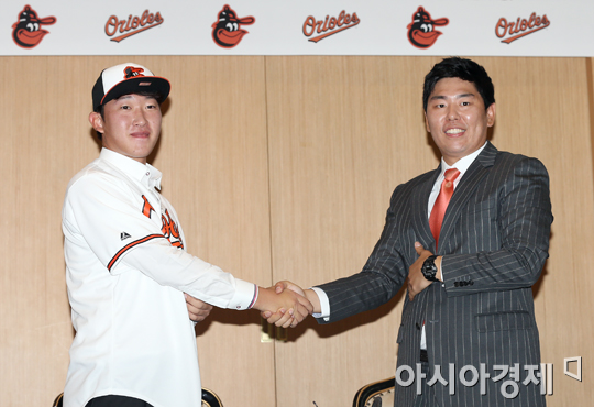 [포토] 볼티모어 유니폼 입은 동국대 출신 좌완 투수 윤정현