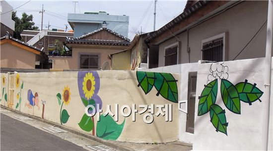 여수세계박람회장 길목 ‘벽화거리’ 눈길