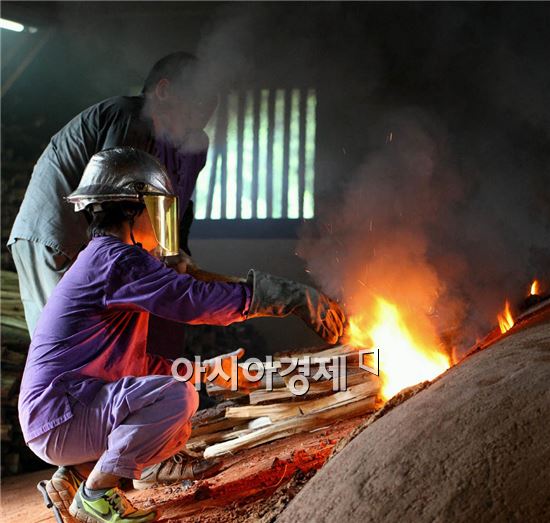 강진군 청자박물관, 전통가마 청자굽기 행사 개최