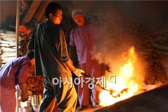 강진군 청자박물관, 전통가마 청자굽기 행사 개최