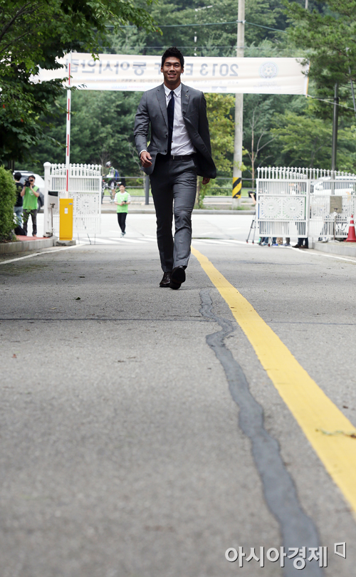 [포토] 정장걸음으로 홍명보호 재출항