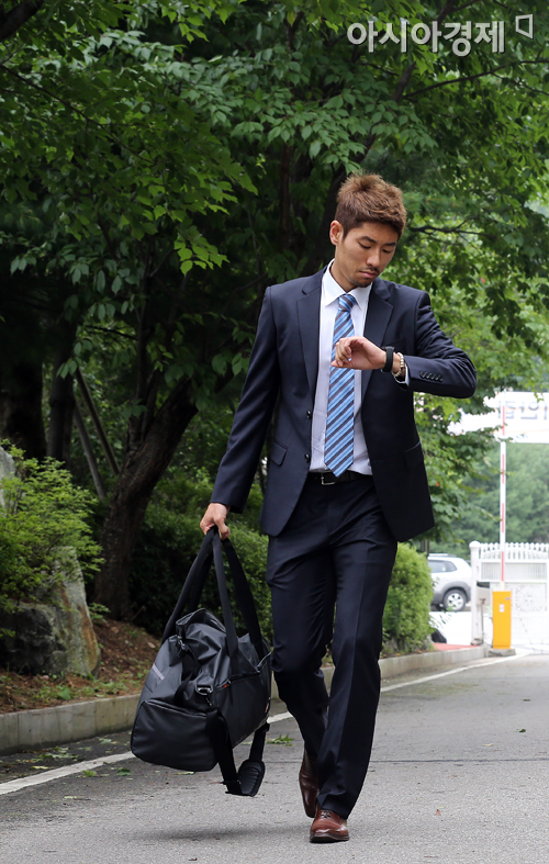 [포토] 하대성 '잡지 화보로도 손색 없죠?'