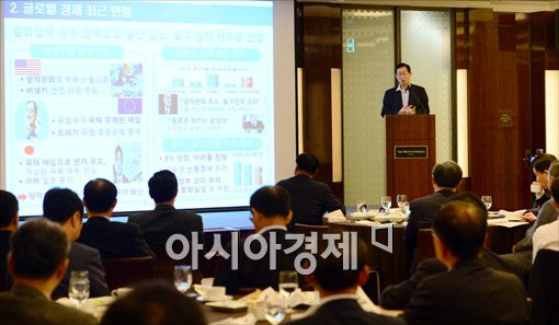 [포토]경총포럼에 참석한 조환익 한전 사장, 강연 중