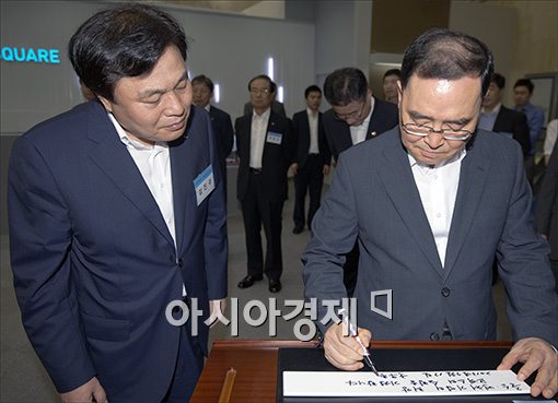 [포토]'창조경제의 원천, 코넥스 시장 점검'