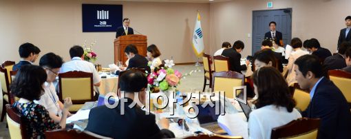 [포토]채동욱 검찰총장 취임 100일 기자간담회