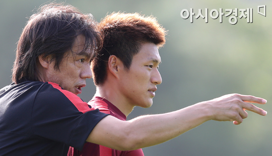 [포토] 홍명보 감독 눈높이 전술 지시