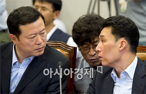 [포토]심각한 표정의 박경국 국가기록원장