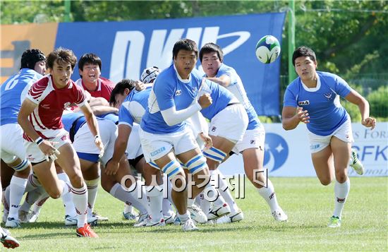 [포토]럭비공을 잡아라