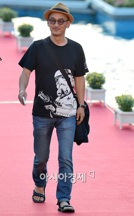 [포토]이준익 감독, 편안하게 입고 왔어요~