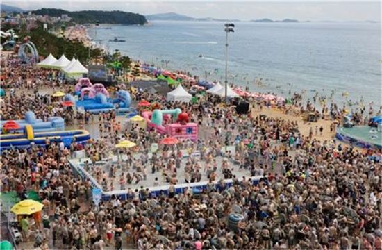 올 여름 해수욕장 쓰레기 1위는 '페트병'