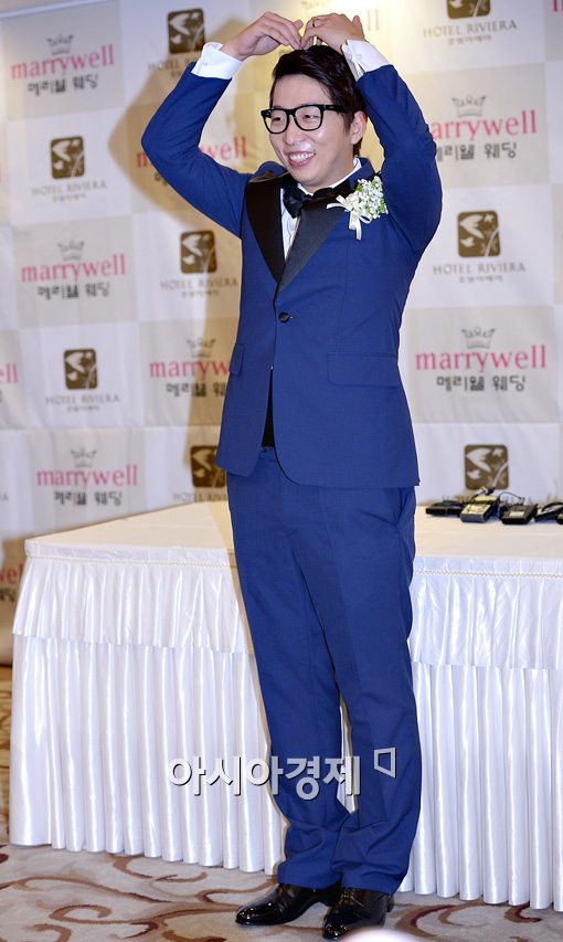[포토]결혼 정범균 "행복하게 살겠습니다"