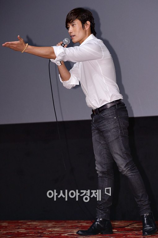 [포토]이병헌 무대인사 '제가 찾아가겠습니다'