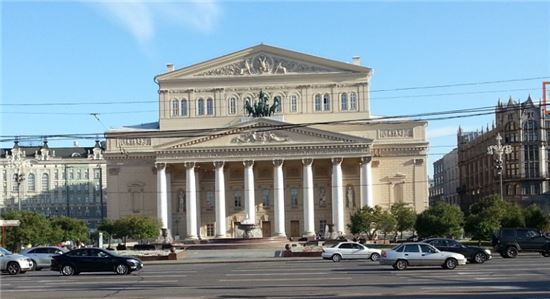 ▲무대가 15도 기울어져 있는 모스크바의 볼쇼이 발레극장의 전경.