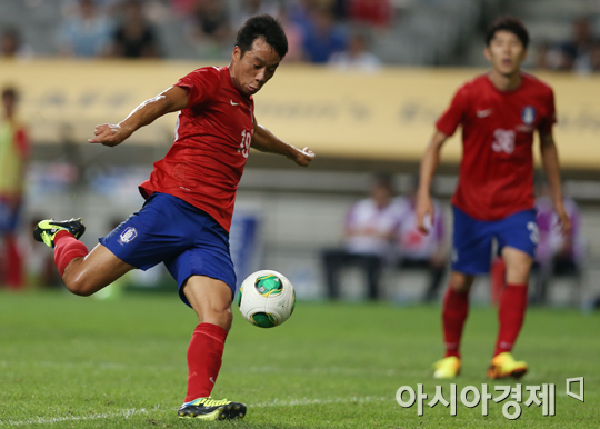 [포토] 염기훈의 오른발