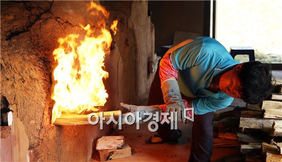 [포토]불타는 청자 가마