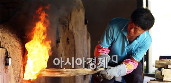 [포토]불타는 청자 가마