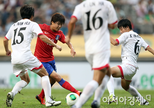 [포토] 돌파 시도하는 지소연