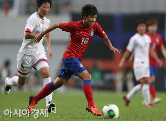 [포토] 지소연 '빠르게'