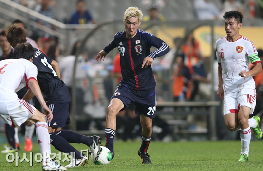 [포토] 돌파 시도하는 다카하기 요지로