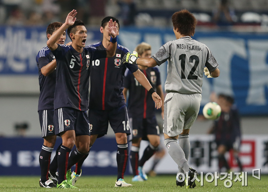 [포토] 골 기쁨 나누는 일본 선수들