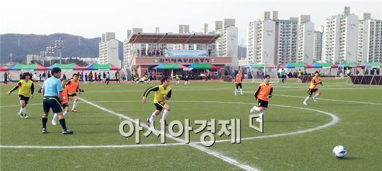 남원에서 2013 여자어린이 축구 챌린지대회  개최