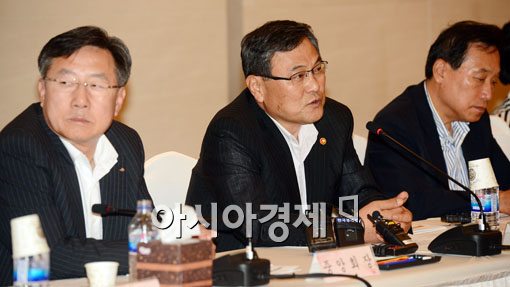 [포토]축사하는 최문기 미래창조과학부 장관 