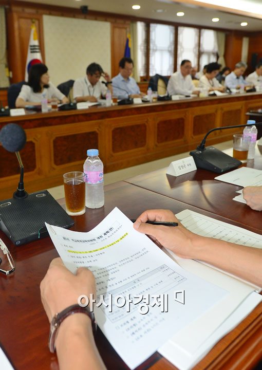 [포토]정홍원 총리, "학교폭력 예방부터"