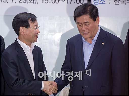 [포토]네이버 대표 만나는 최경환 원내대표