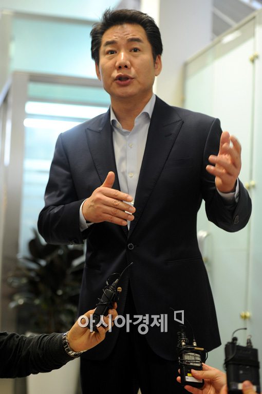 [포토]박상원 "故 김종학PD 빈소 서울아산병원으로 이동 예정"