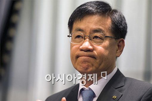 홍기택 산은 회장 "9월22일 靑 서별관회의 참석"