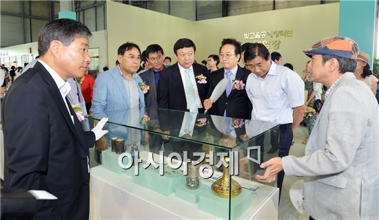 [포토]광주 남구 빛고을공예창작촌, 공예명장 작품 전시회 개최 