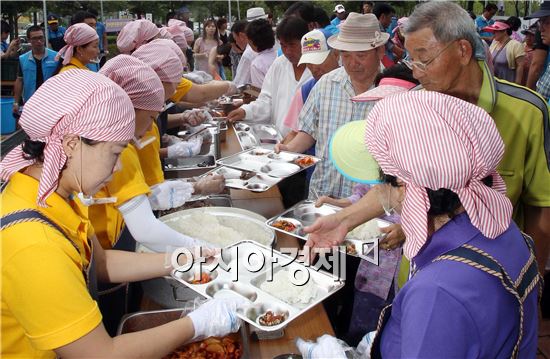 [포토]'사랑의 밥차' 달려가요