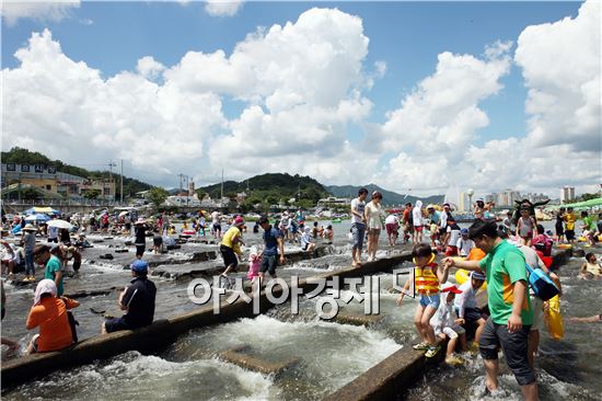 무더위 식혀주는  ‘정남진 장흥 물축제’   개막!!