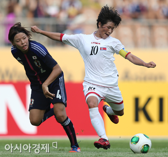 북한 여자축구대표팀 주장 라은심(오른쪽) [사진=정재훈 기자]