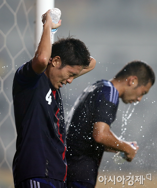 [포토] 모리와키 료타 '덥다!'