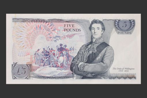 영국 전쟁 영웅 웰린턴 공작이 등장한 5파운드 지폐