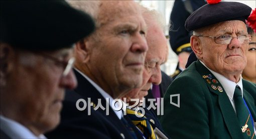 [포토]'전쟁이 엊그제 같은데.....'