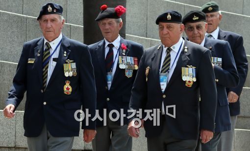 [포토]'진지한 모습으로....'