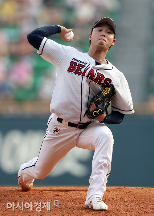 [포토] 역투하는 두산 선발투수 안규영