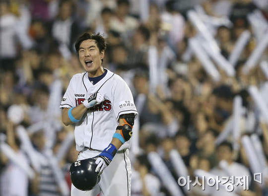 [포토] 가슴 쿵쿵 김재호 '미스터고?'