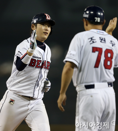 [포토] 투런홈런 이원석 '승부에 쐐기를'