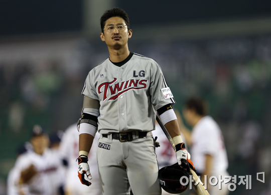 [포토] 박용택 '한숨만 나오네'